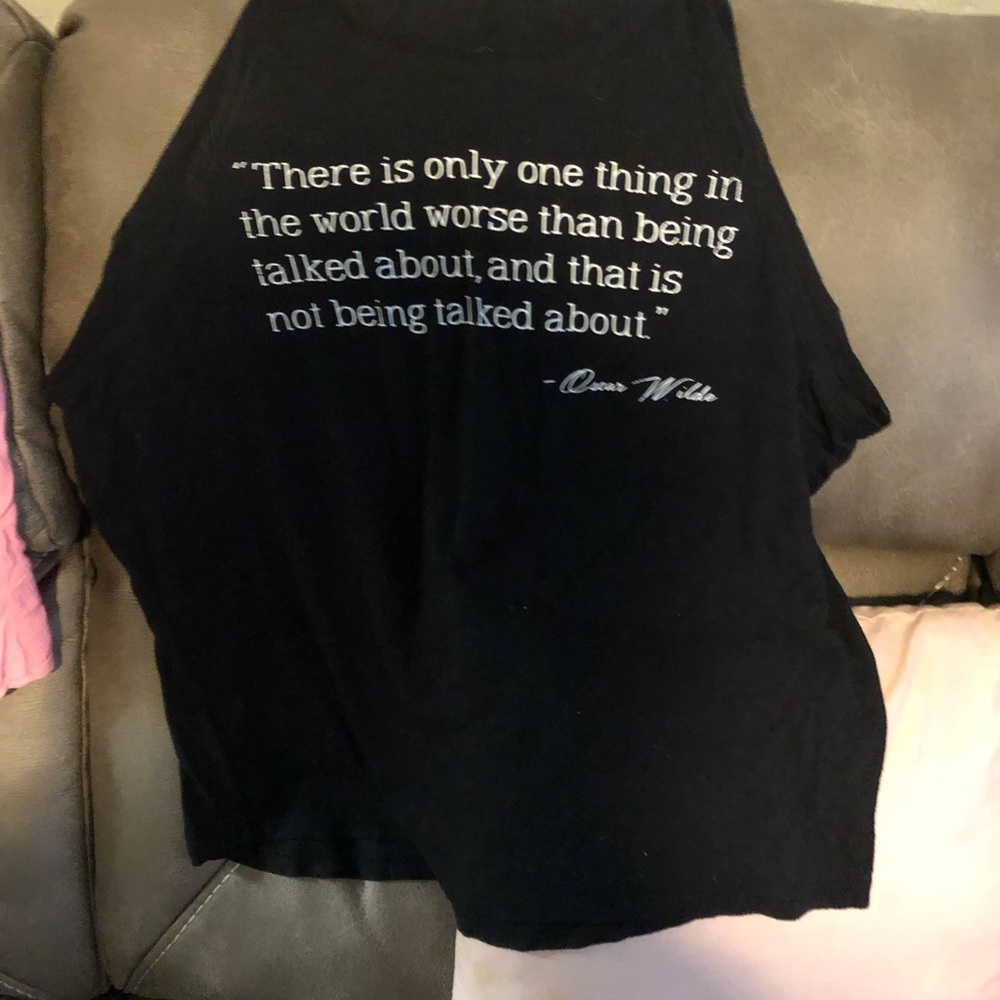 T-shirt with open sides and word printing